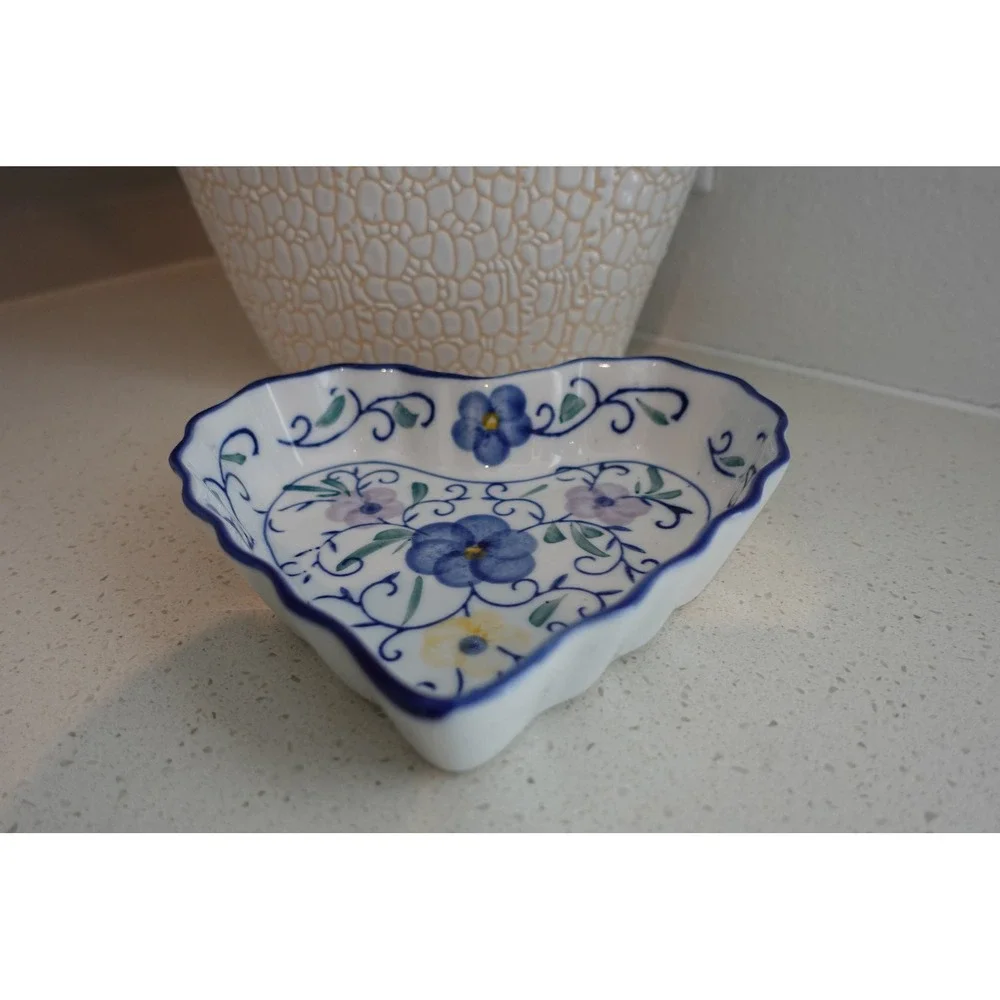 Heart Shaped‎ Trinket Dish Floral Blue Purple White Ceramic Decor